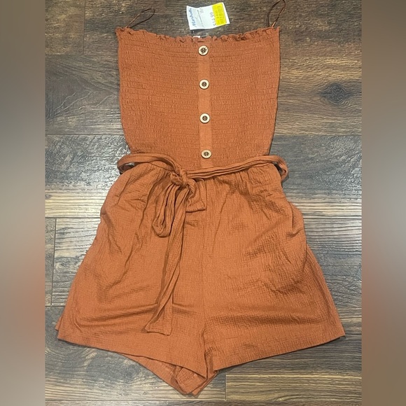 Romper - Picture 1 of 4